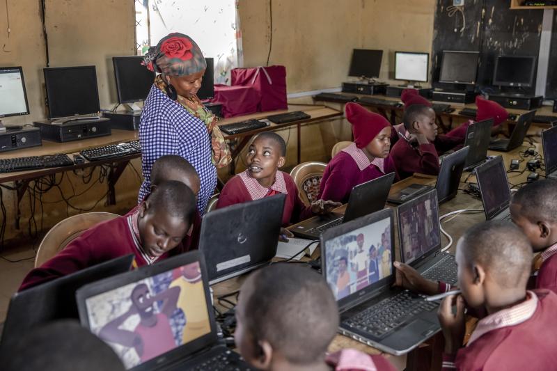 Class 8 students in the computer lab Nairobi, Kenya. Credit: GPE/Luis Tato